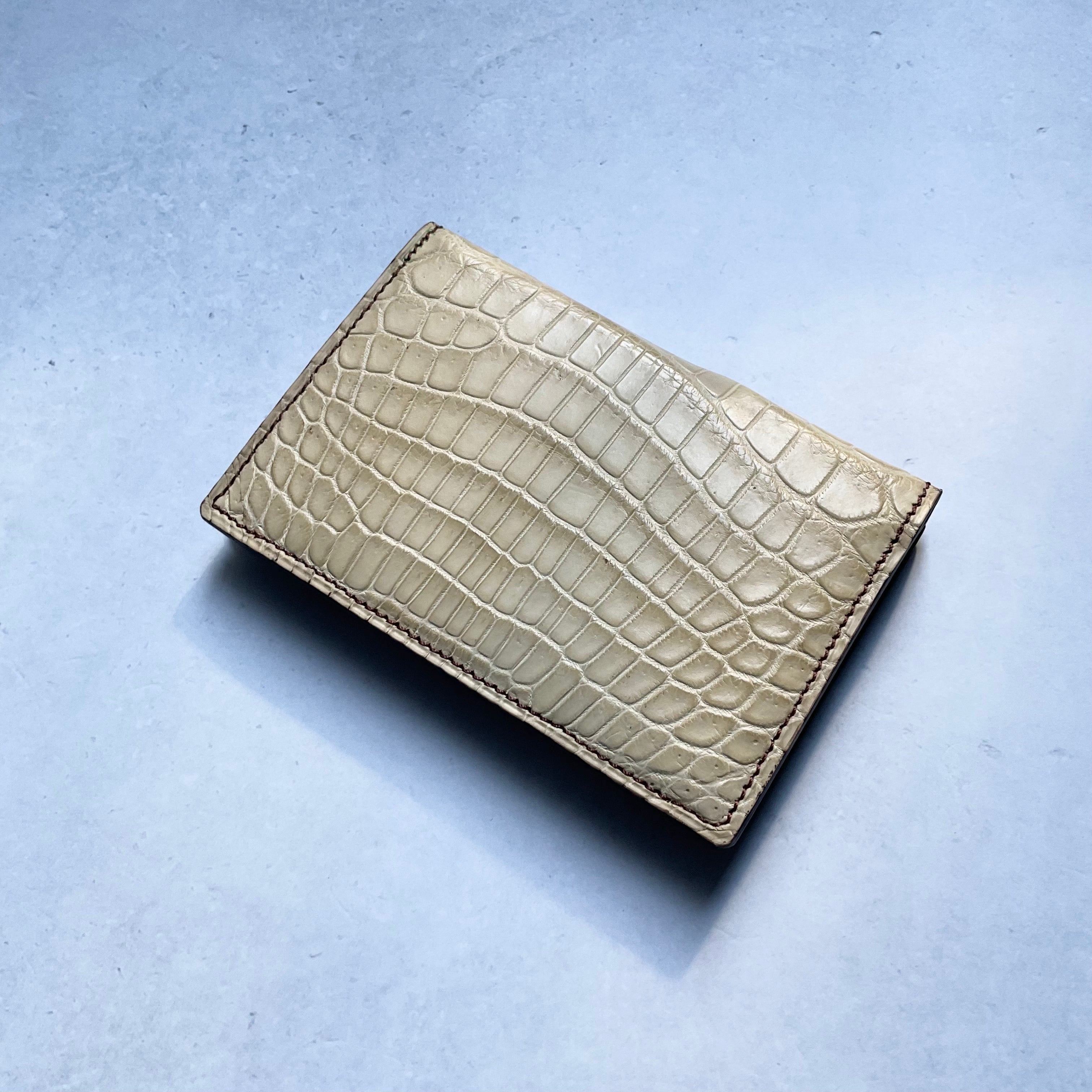 一点モノ コレクション<br>リアル マットスモールクロコ<br>名刺入れ 通しマチ