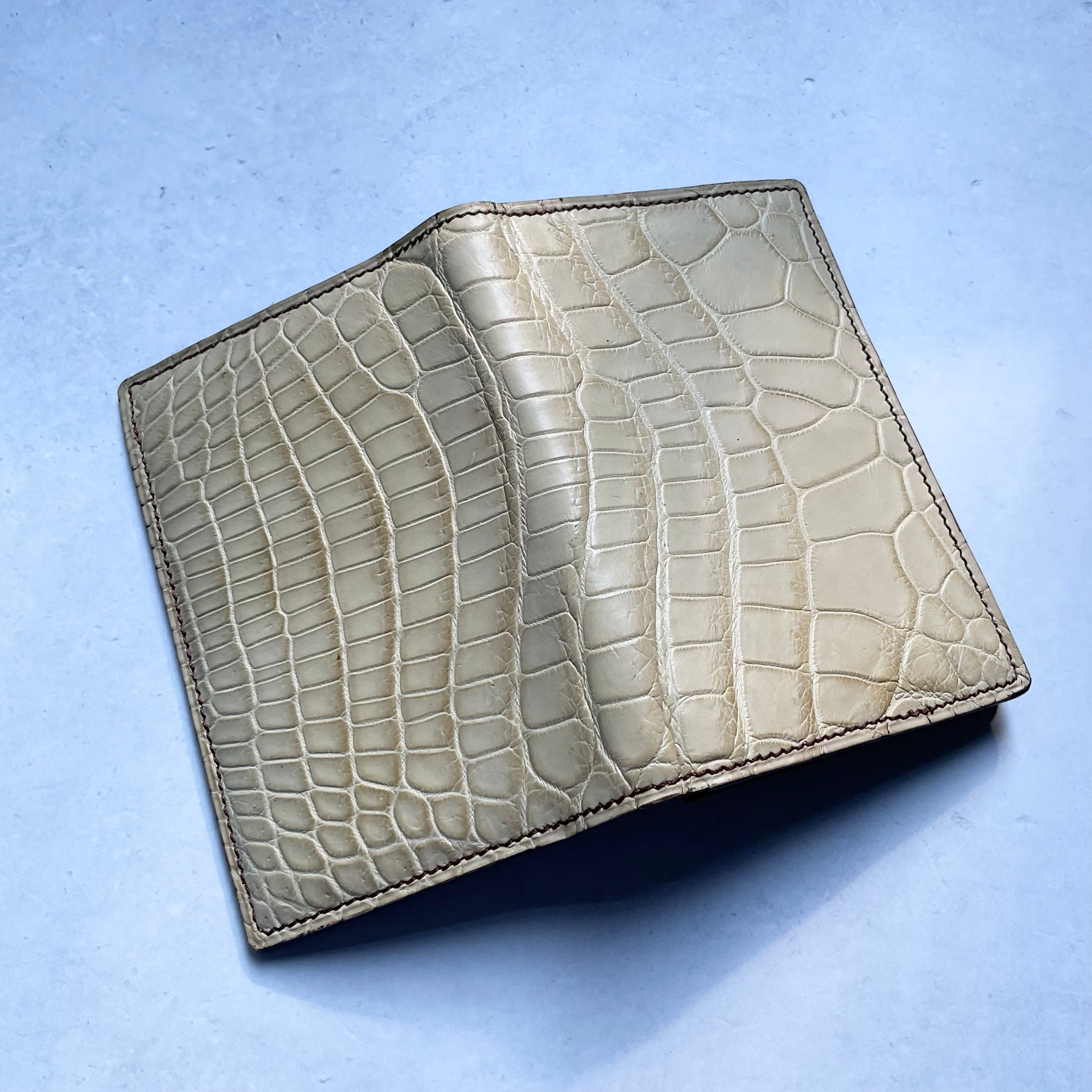 一点モノ コレクション<br>リアル マットスモールクロコ<br>名刺入れ 通しマチ